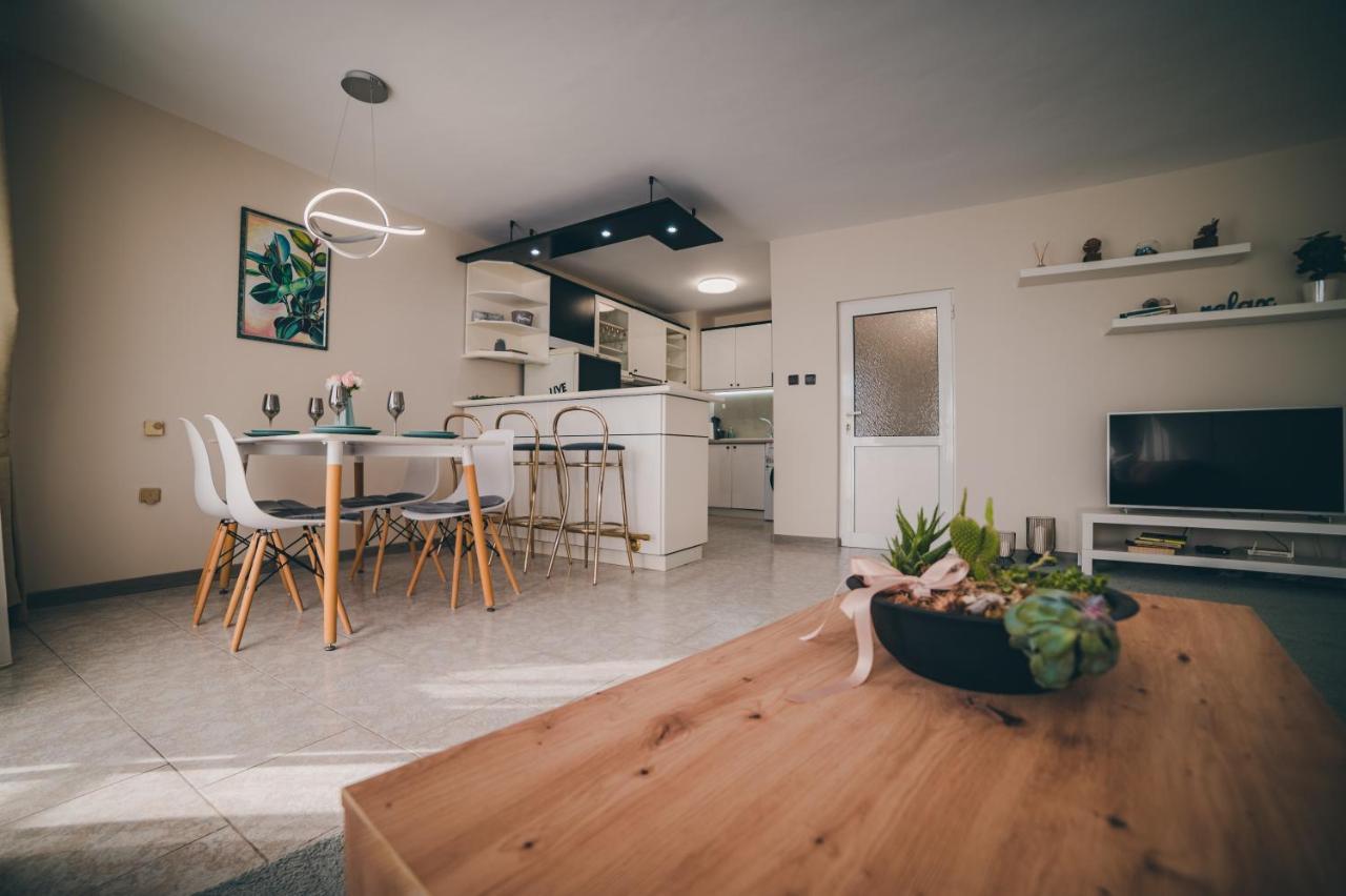 Unbeatable Location: New & Comfy Apartment Варна Экстерьер фото