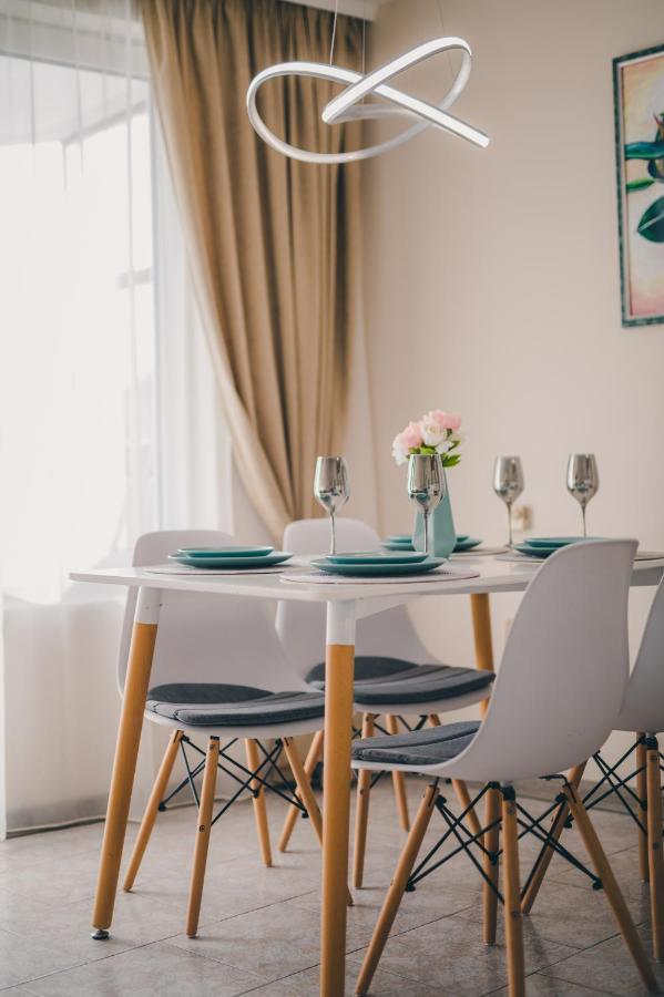 Unbeatable Location: New & Comfy Apartment Варна Экстерьер фото