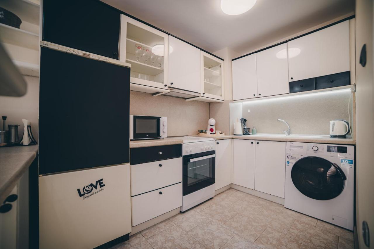 Unbeatable Location: New & Comfy Apartment Варна Экстерьер фото